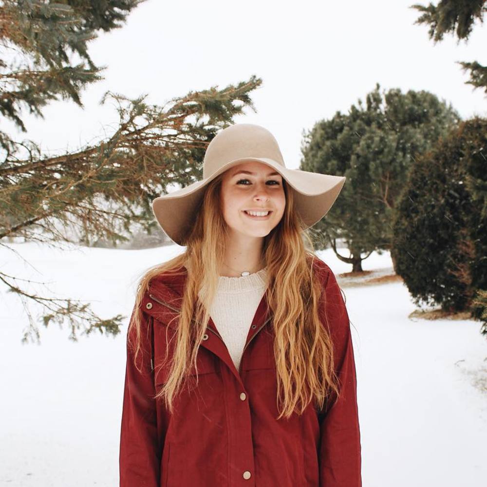 Meet your Posher, Abby